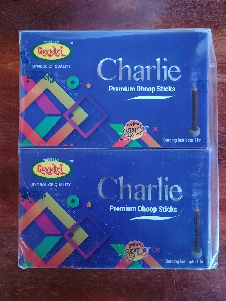 Charlie प्रीमियम धूप स्टिक्स